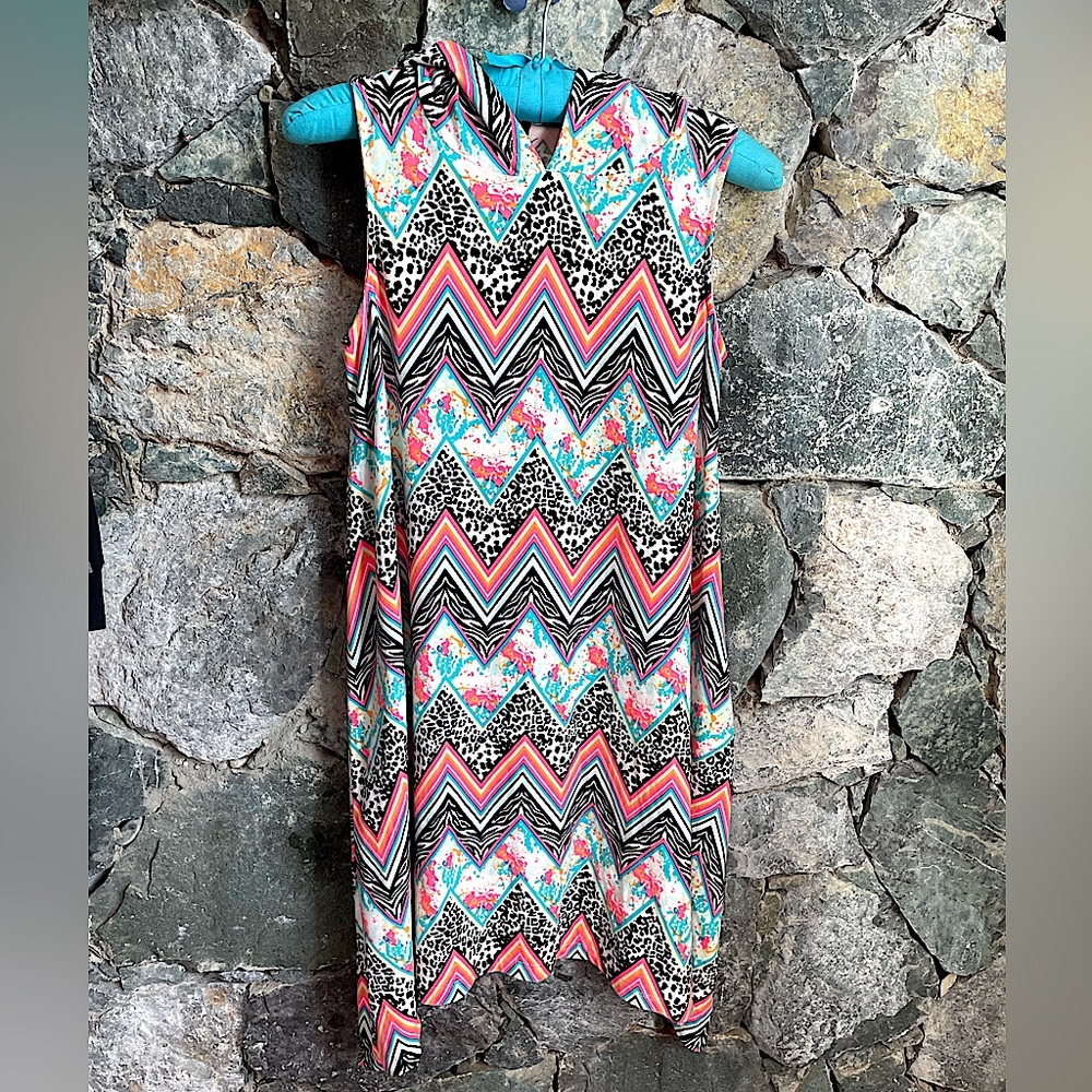 Women hoodie short sleeveless zig zag printed colorful tunic/dress size Medium